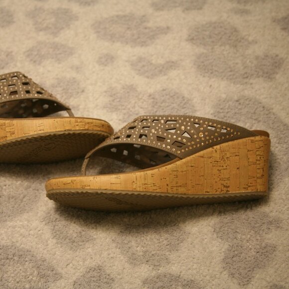 Sketchers Women's Luxefoam Wedge Sandals, Size 8.5-9, Tan/Gold - Picture 3 of 3